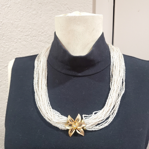 Vintage Beaded Necklace - Picture 4 of 9